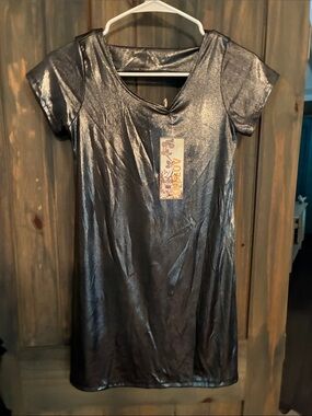 TRULUV Girls Metallic Shiny Short Sleeve Dress - Silver